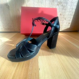 Esska NEW “Valerie” platform heel in size 40.